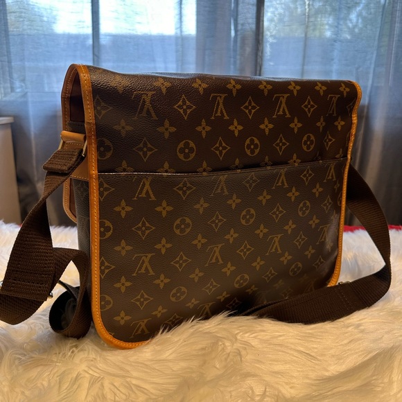 Louis Vuitton Bosphore Messenger bag - Picture 3 of 11